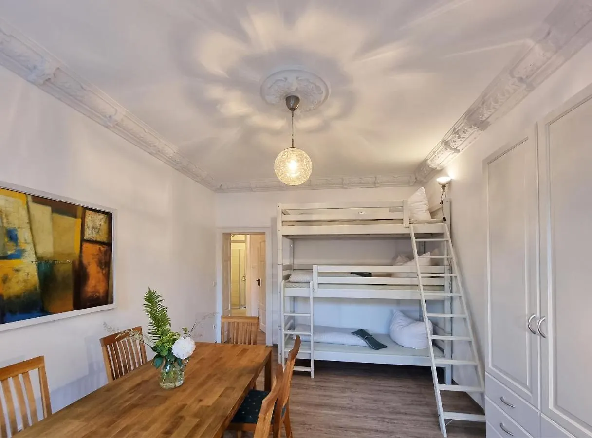 Hostel Lollis Homestay Dresden 0*,